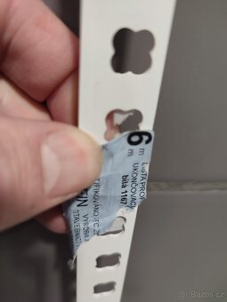 Bílá ukončovací lišta na obklad 6m - 4