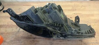 Pravé přední světlo Volvo EX30 - 4