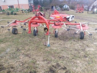 Obraceč sena a píce Kuhn GF 452 M - 4