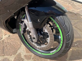 KAWASAKI NINJA ZX7R - 4