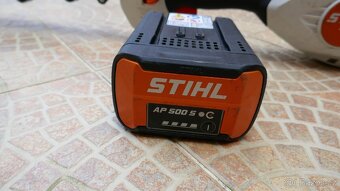 Akumulátorové zahradní nůžky s teleskopickou tyčí STIHL HLA - 4
