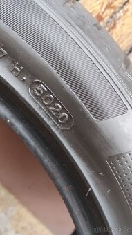 2ks letni pneu Hankook 225/45-17 okolo 4mm - 4