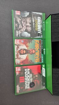 Xbox series X 1tb, dva ovladače, tři hry - 4