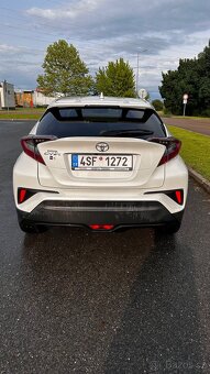TOYOTA C-HR 1.2 Turbo 85 KW, rok 2017, najeto 30000 km - 4