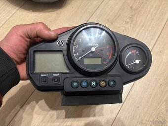 Svetlo leseni budiky na Yamaha TDM 900 - 4