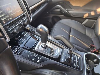 PORSCHE CAYENNE 3.0 TDI PLNÁ VÝBAVA NOVÝ ČR - 4