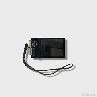 OLYMPUS SP-700 digital camera - 4