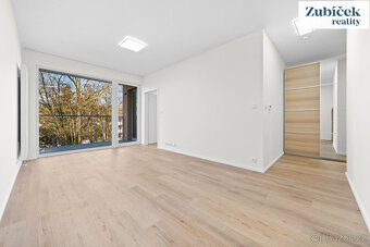Pronájem nového bytu 2+kk s garáž.stání ve Zlíně, Nad Stráně - 4