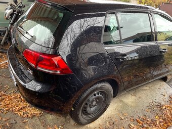 Prodám VW Golf 7 bouraný, 1,2 benzín 63kW, v celku - 4