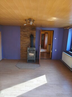 Rodinný domek v obci Horní Němčí - 4