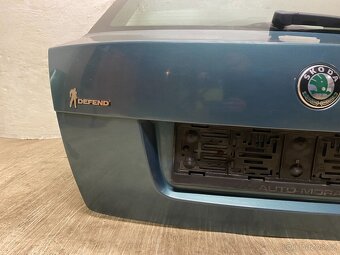 ŠKODA OCTAVIA 2 2004-2013 - VÍKO KUFU 9598 KOMPLETNÍ - 4