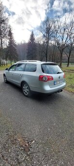 Volkswagen Passat 2.0TDi 125kW Highline - 4