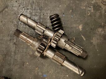 pionýr díly z převodovek 70kč/kus - 4