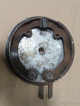 brzdový štít ČZ 175 předválečná - velký buben - 4