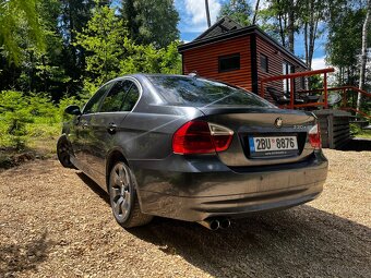 BMW e90 330xd 170kw M57 2006 manuál - 4