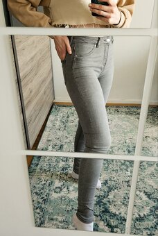 Dámské šedé skinny džíny, velikost S - 4