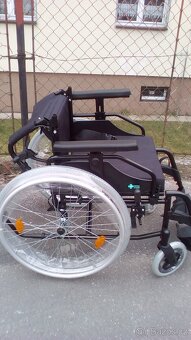 INVALIDNÍ VOZÍK 47cmZADNÍ BRZDY-lze zaslat PO ČR - - 4