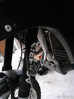 Suzuki DR Big 800s - 4