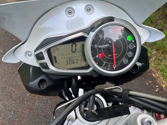 Triumph speed triple 1050 - 4