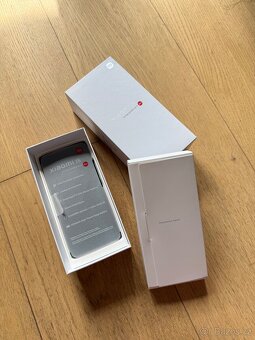 Xiaomi 15 12/256GB černý - 4