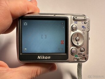 Nikon Coolpix L6 - 4