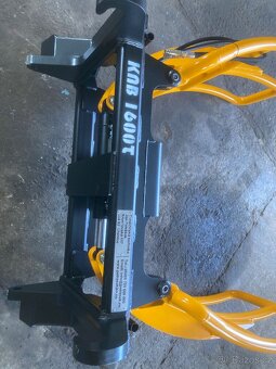Kleště na balíky JCB - 4
