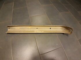 Nový zadní nárazník na Mercedes W114 - 4