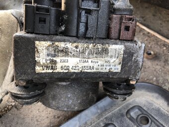 Fabie 1 1.4mpi alternátor ,cívky , koberce gumové , servo - 4