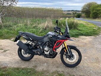 Suzuki v-strom 800DE - 4