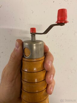 Starožitný Mlýnek Na Pepř - 4