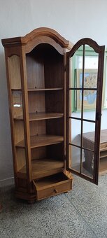 Rustikální rohová vitrína, nábytek z masívu - 4
