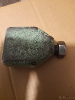 TRABANT TOVÁRNÍ STAHOVÁK KULOVÝCH ČEPŮ. - 4