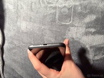 IPhone 11 černý 64 gb - 4
