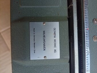 Starý psací stroj Olympia - 4