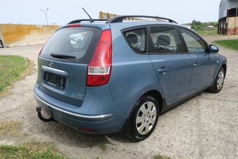 HYUNDAI I30 SW 1.6 16V, KLIMA, TAŽNÉ - 4
