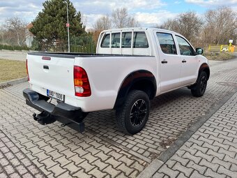 Toyota Hilux 2.5 TD naj: 69837 km - 4