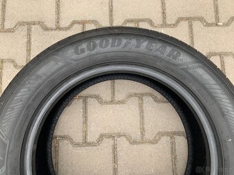 215/60/17 96H Goodyear - 4