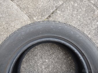 215/60 R16 Good year - 4