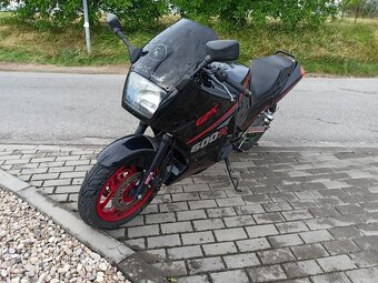 Kawasaki gpx 600 - 4
