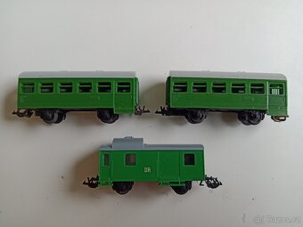 TT, zavazadlový vůz a 2 os. vozy býv. DR, Zeüke/Tillig - 4