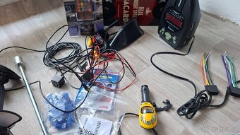 Prodám mix věci do auta - 4
