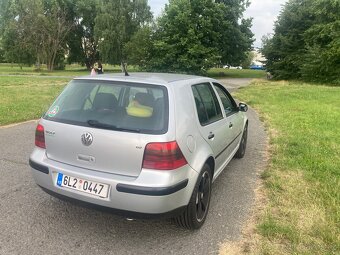 VW Golf 1.6 16V - 4