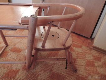 Stará dětská dřevěná židle - 4