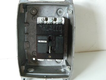 Jistící vypínač 4A - 4