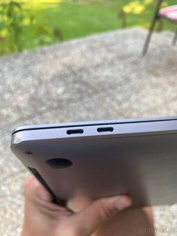 MacBook Pro 13" 2020, Intel Core i5, 8GB - 4