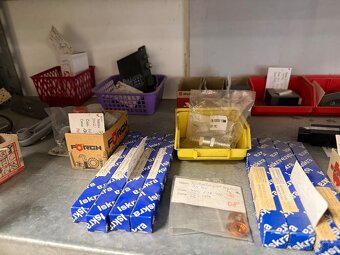 Náhradní díly AVIA D100, D75 - 4