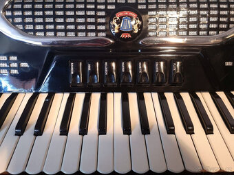 Akordeon Bugari Armando (35 plátků) - 4