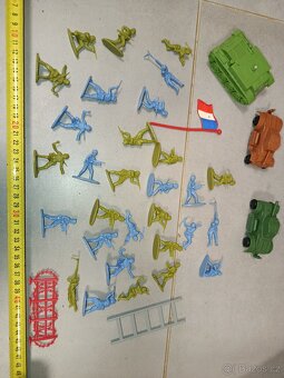 Igra kolo a pavouci a vojáčci - 4