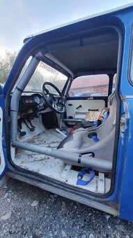 Závodní trabant - 4