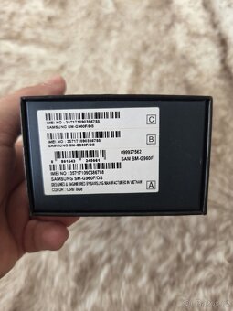 Samsung Galaxy S10 - 4